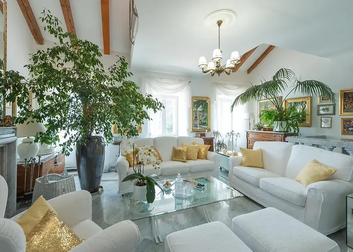 Luxury Old Town Apartment With Breathtaking Sea View