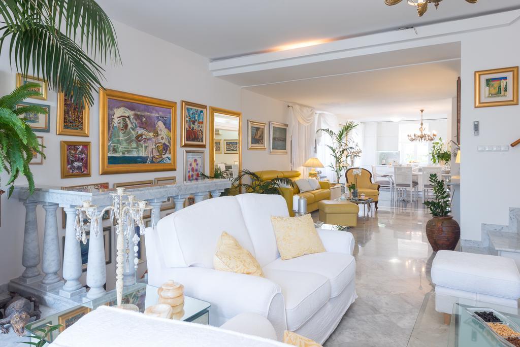 Luxury Old Town With Breathtaking Sea View Apartment
