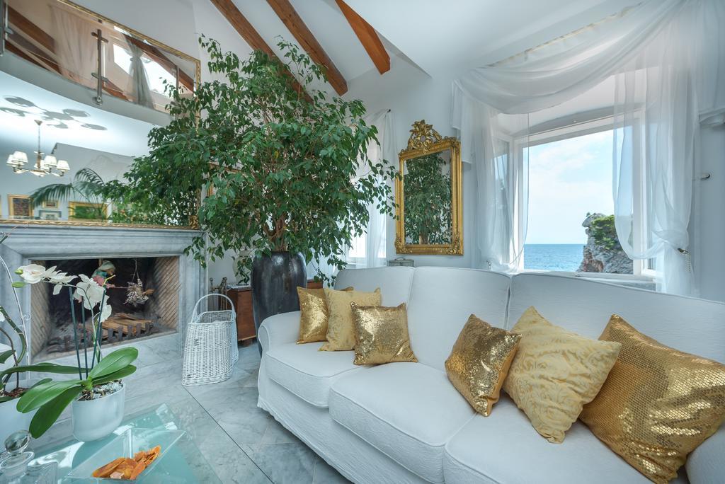 Luxury Old Town With Breathtaking Sea View