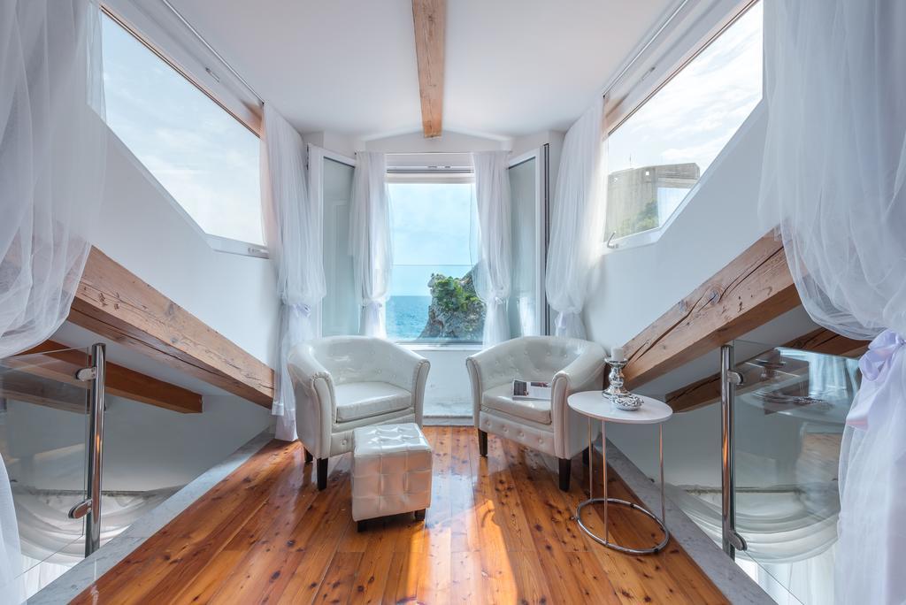 Luxury Old Town With Breathtaking Sea View
