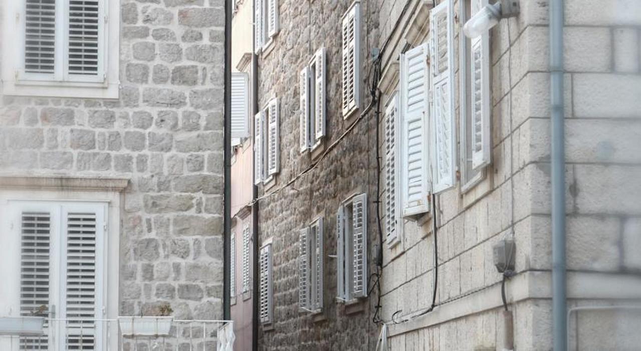 Luxury Old Town With Breathtaking Sea View Apartment